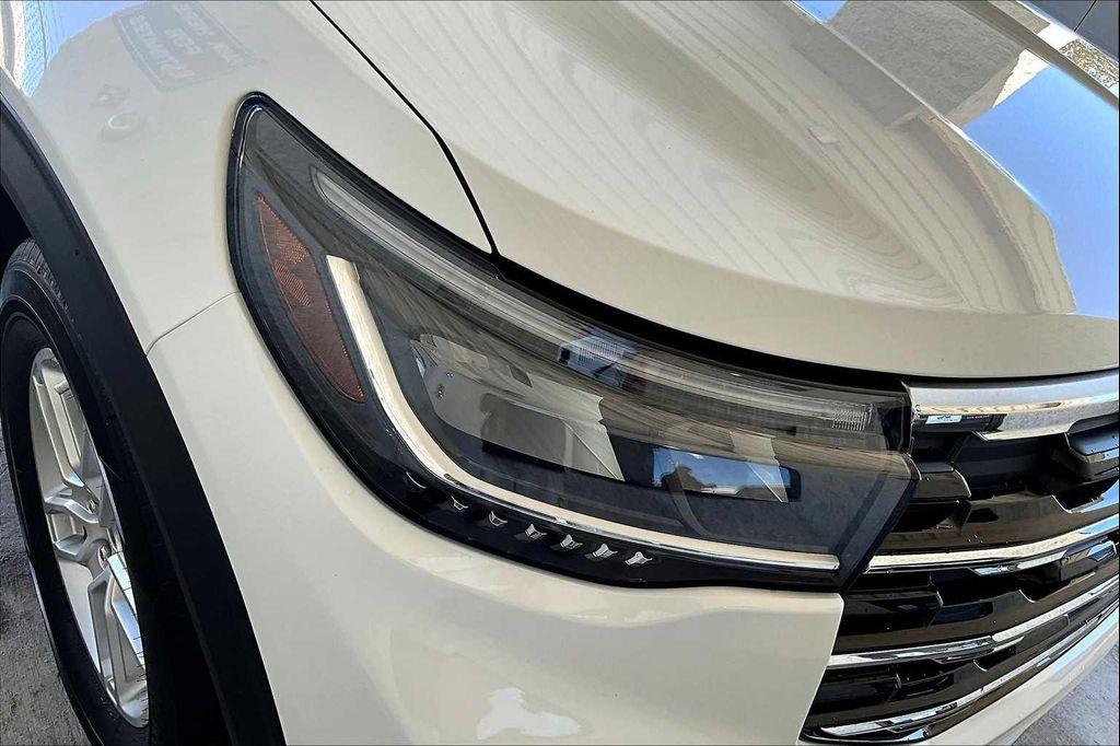 new 2025 Ford Explorer car, priced at $41,660