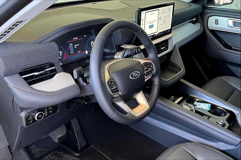 new 2025 Ford Explorer car, priced at $41,660