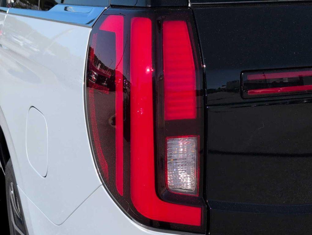 new 2025 Ford Expedition car, priced at $77,802