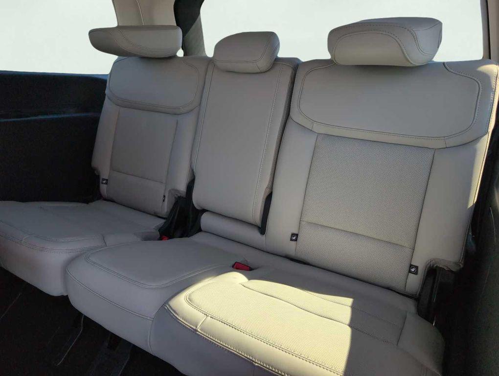 new 2025 Ford Expedition car, priced at $77,802