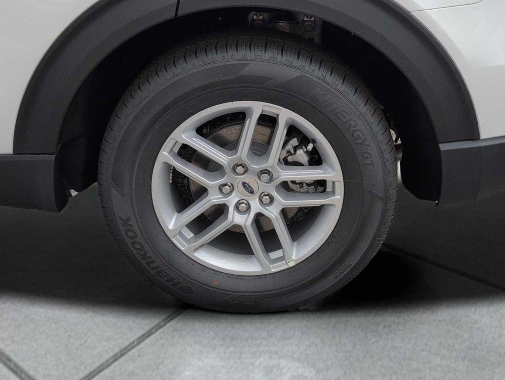 new 2025 Ford Explorer car, priced at $41,338