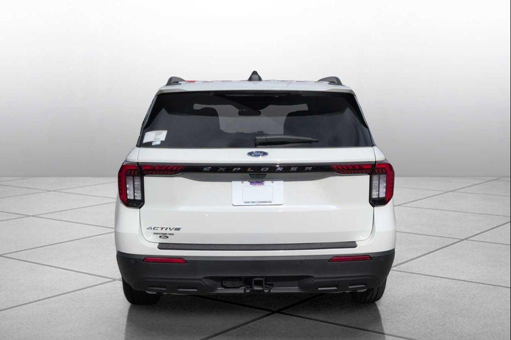 new 2025 Ford Explorer car, priced at $41,338