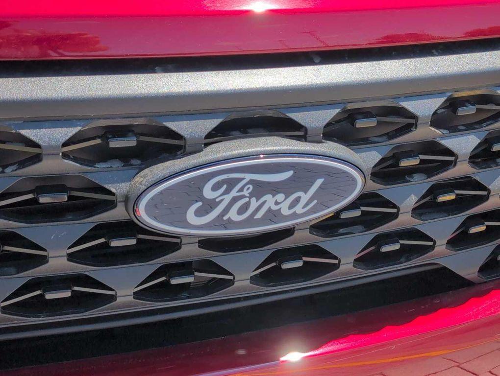new 2025 Ford Maverick car, priced at $33,834