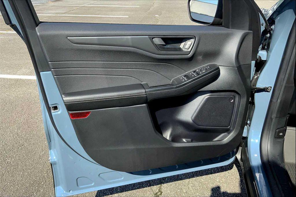 new 2025 Ford Escape car, priced at $29,040