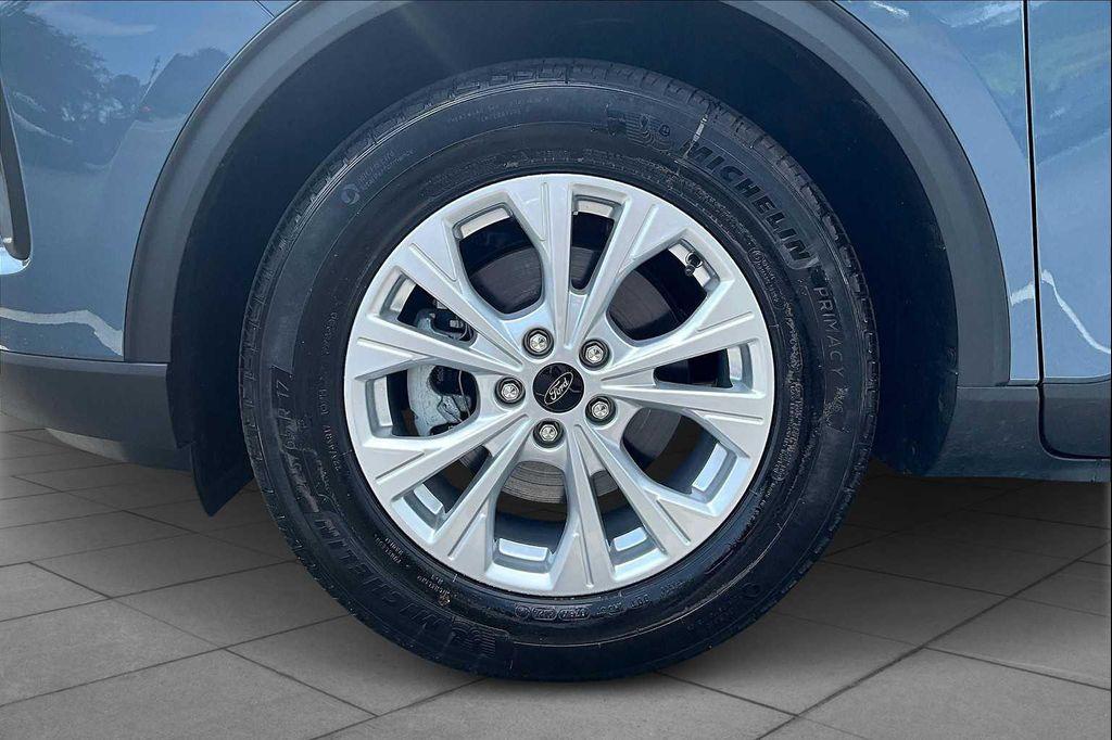 used 2024 Ford Escape car, priced at $23,999