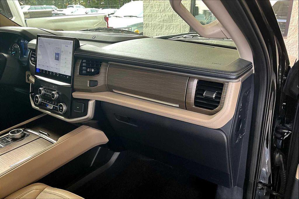 used 2023 Ford Expedition car, priced at $40,700