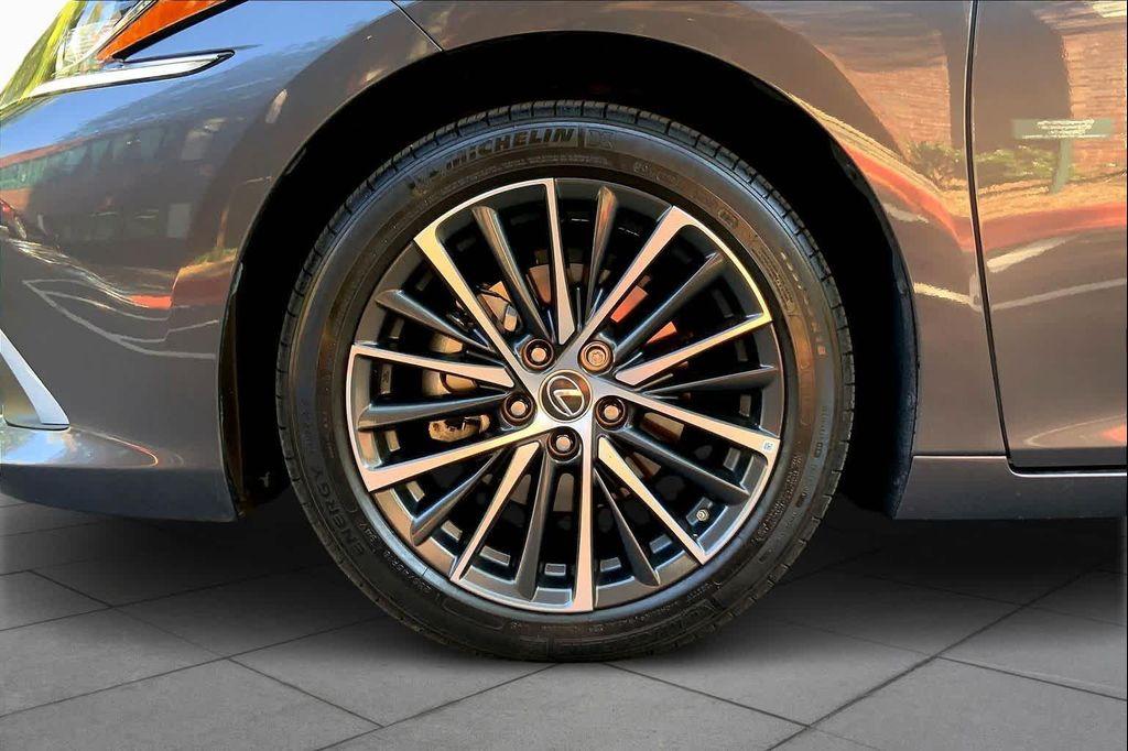 used 2024 Lexus ES 350 car, priced at $42,384