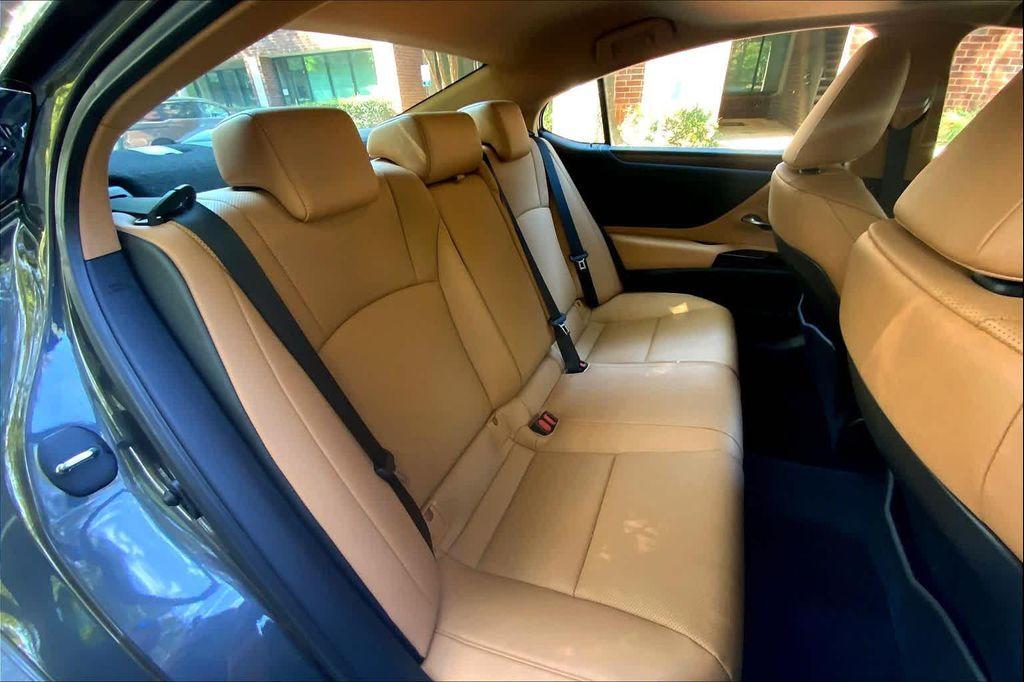 used 2024 Lexus ES 350 car, priced at $42,384