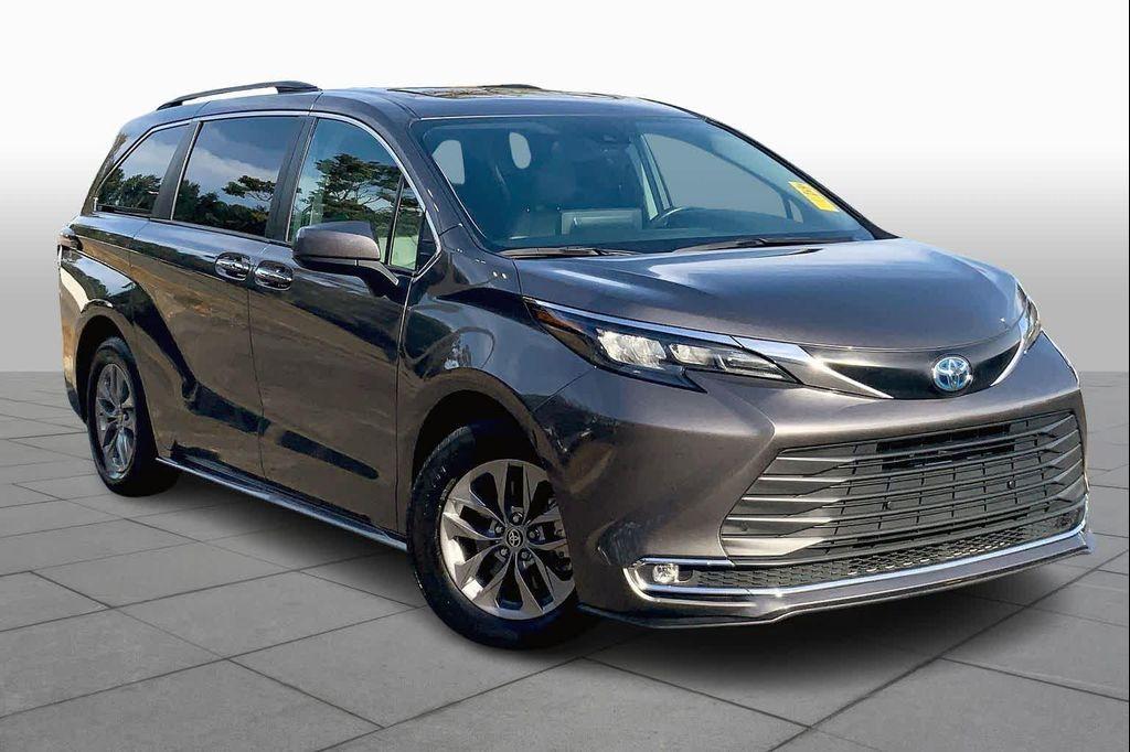used 2024 Toyota Sienna car, priced at $42,295