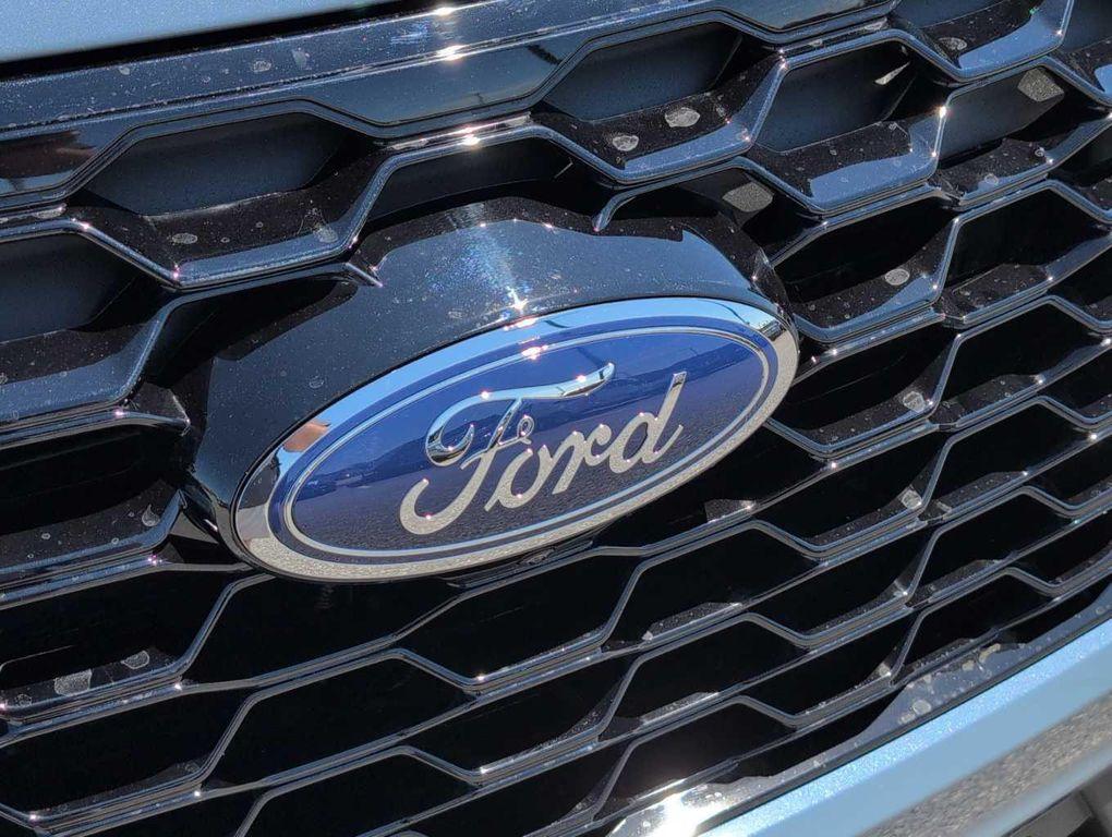 new 2025 Ford Explorer car, priced at $48,196