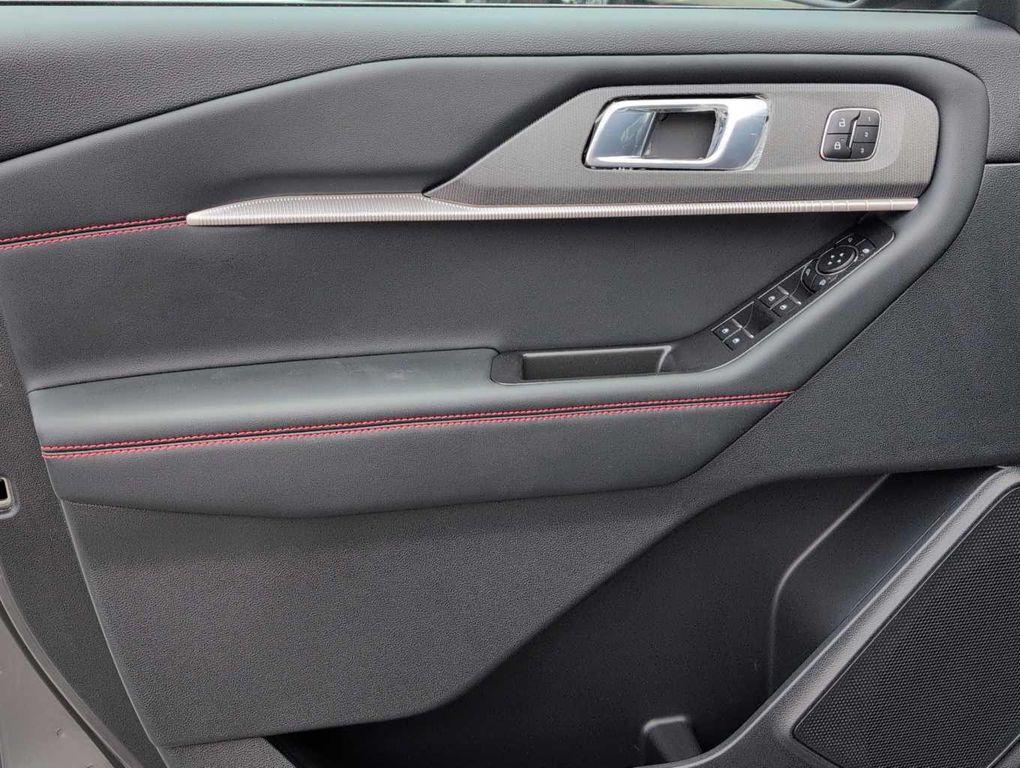 new 2025 Ford Explorer car, priced at $48,196