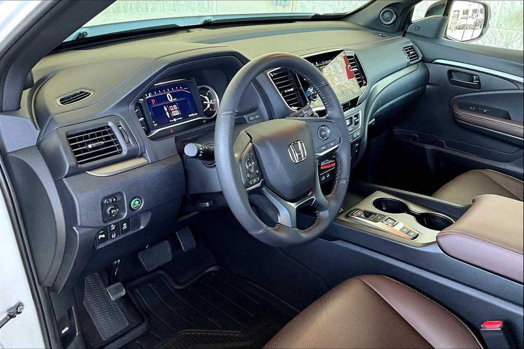 used 2025 Honda Passport car, priced at $38,999