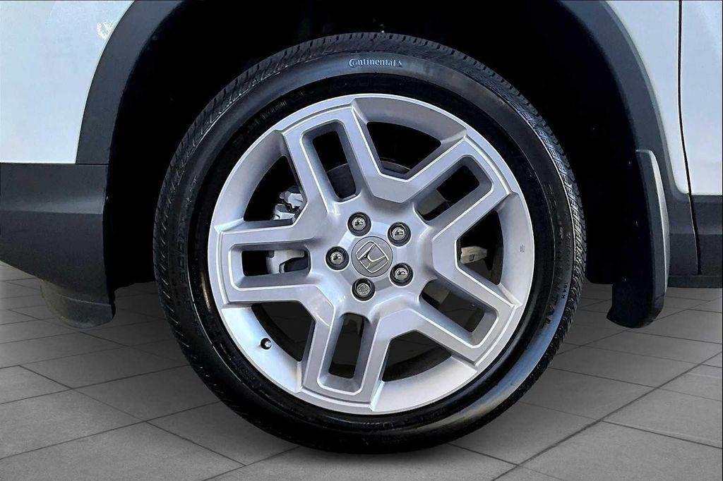 used 2025 Honda Passport car, priced at $38,999