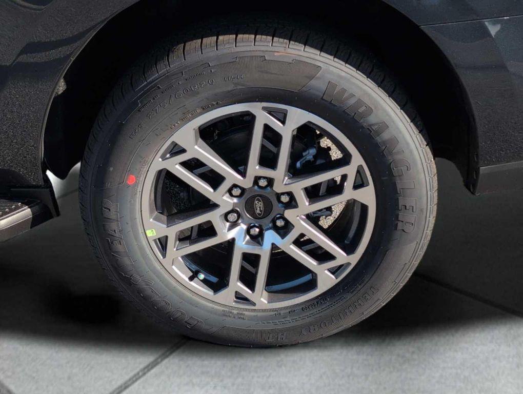 new 2025 Ford Expedition car, priced at $67,575