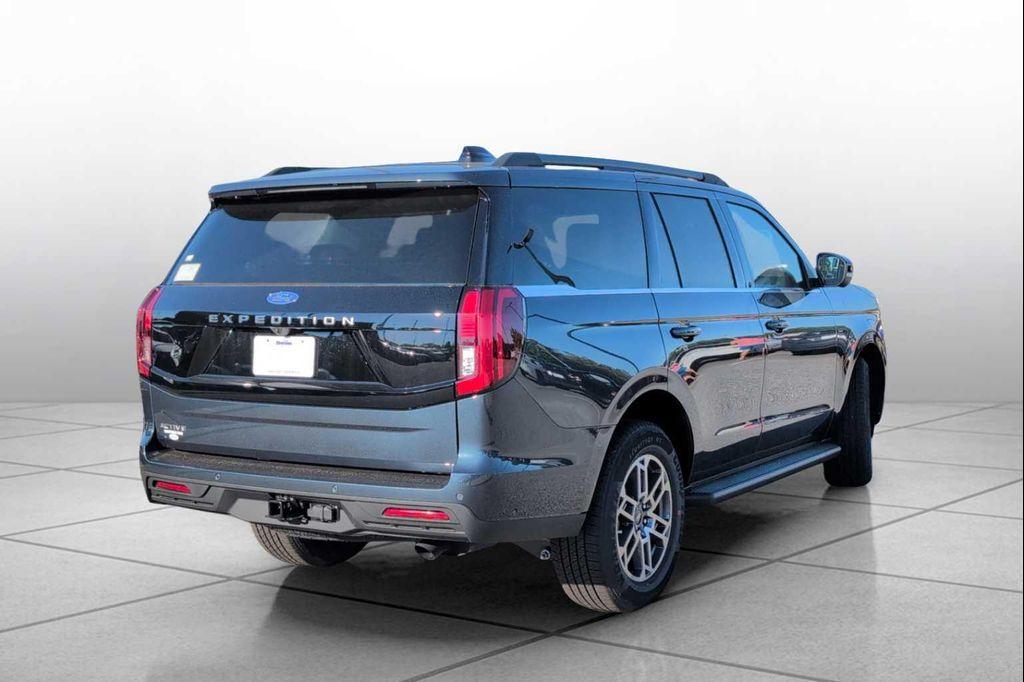 new 2025 Ford Expedition car, priced at $67,575