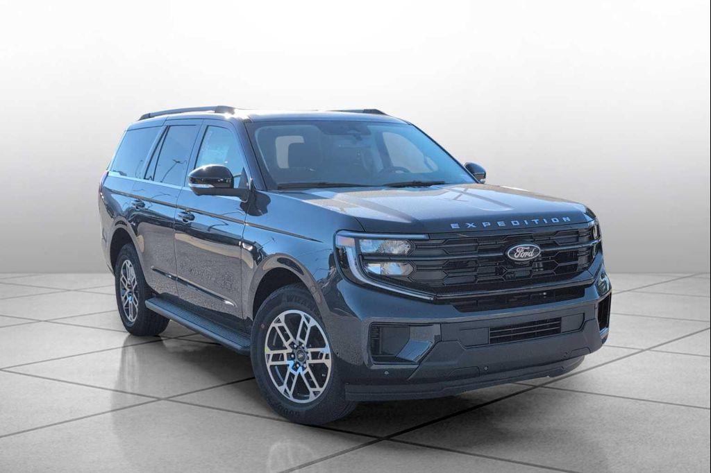 new 2025 Ford Expedition car, priced at $67,575