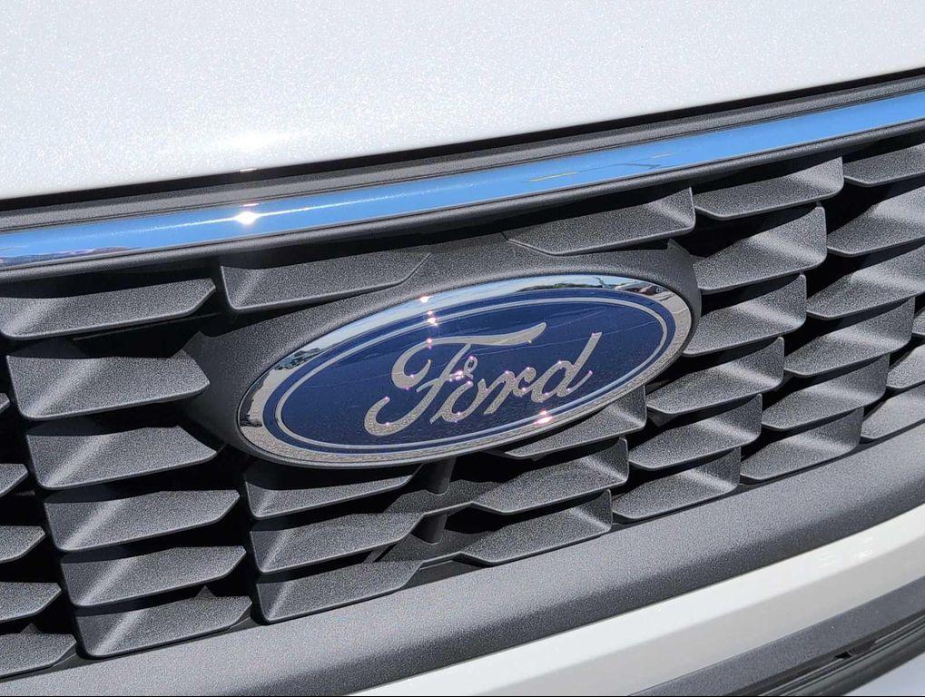 new 2025 Ford Escape PHEV car, priced at $39,080