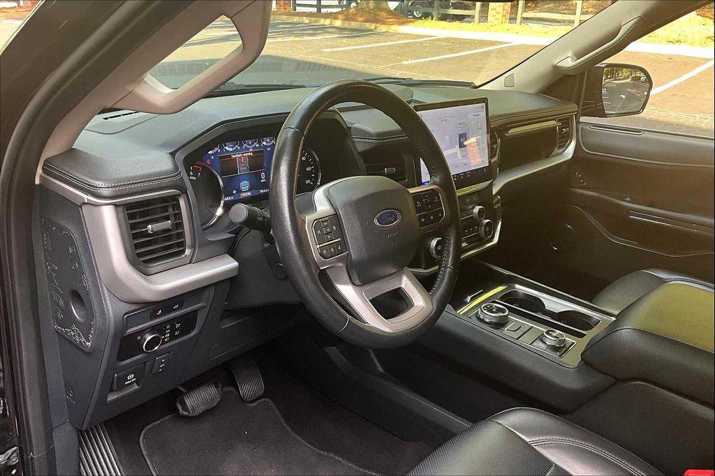used 2024 Ford Expedition car, priced at $41,495