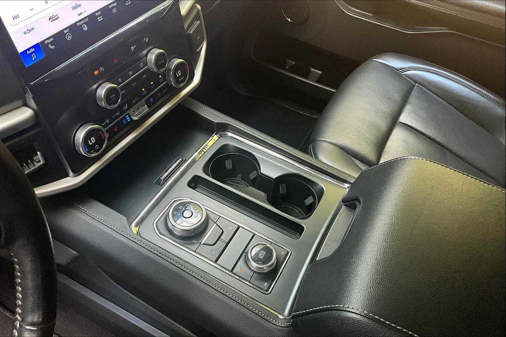 used 2024 Ford Expedition car, priced at $41,495