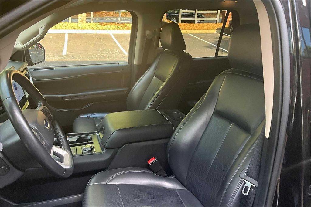 used 2024 Ford Expedition car, priced at $41,495