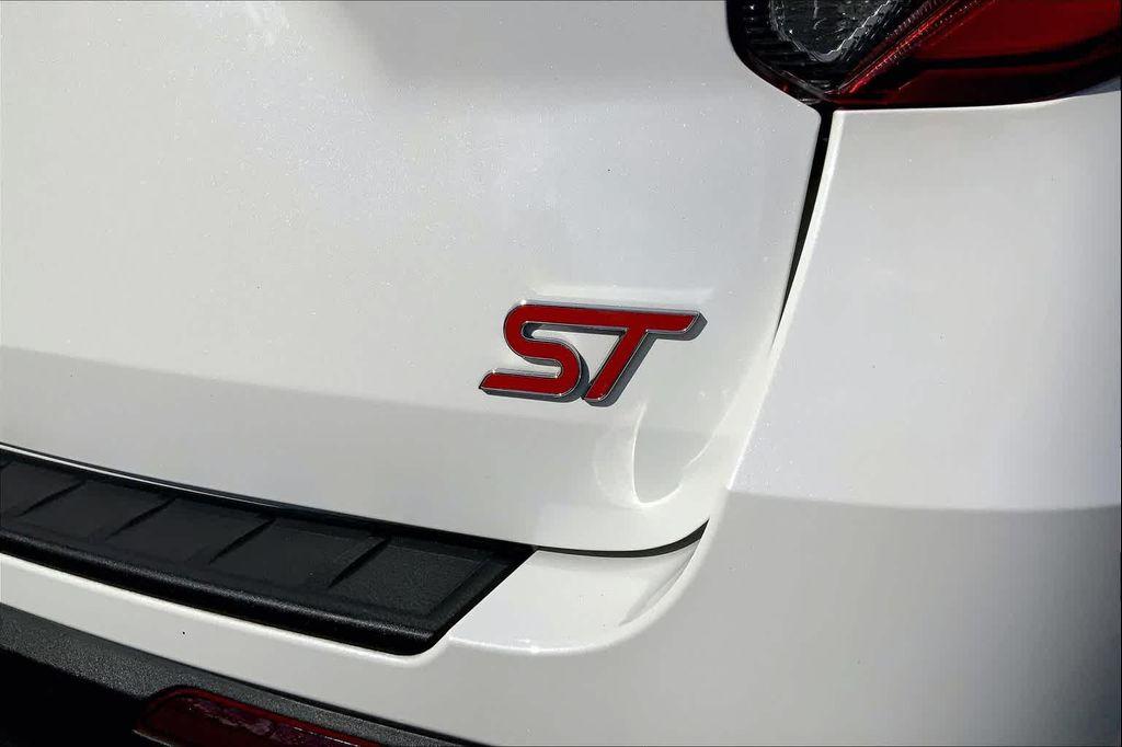 used 2020 Ford Explorer car, priced at $33,336