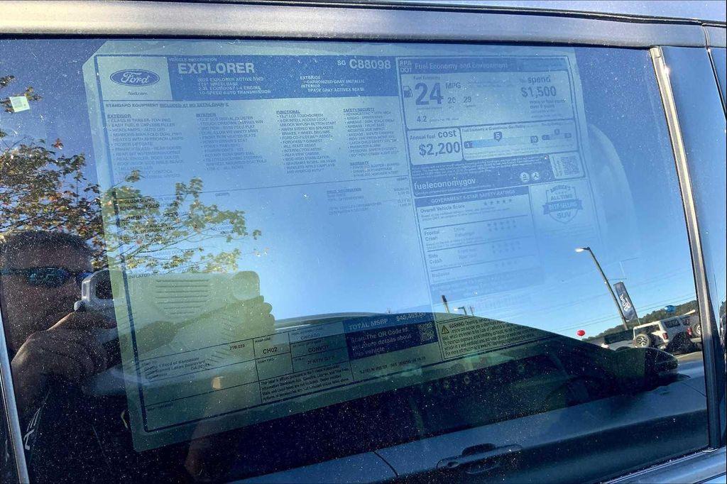 new 2025 Ford Explorer car, priced at $40,465