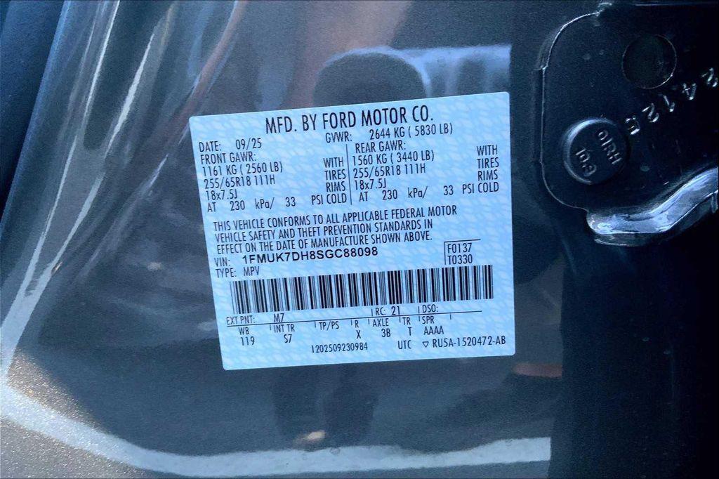 new 2025 Ford Explorer car, priced at $40,465