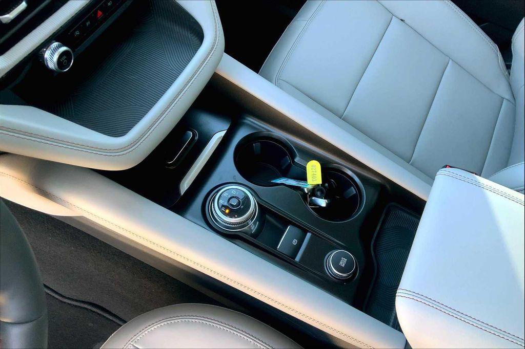 new 2025 Ford Explorer car, priced at $40,465