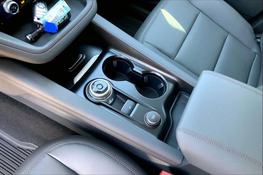 new 2025 Ford Explorer car, priced at $40,465