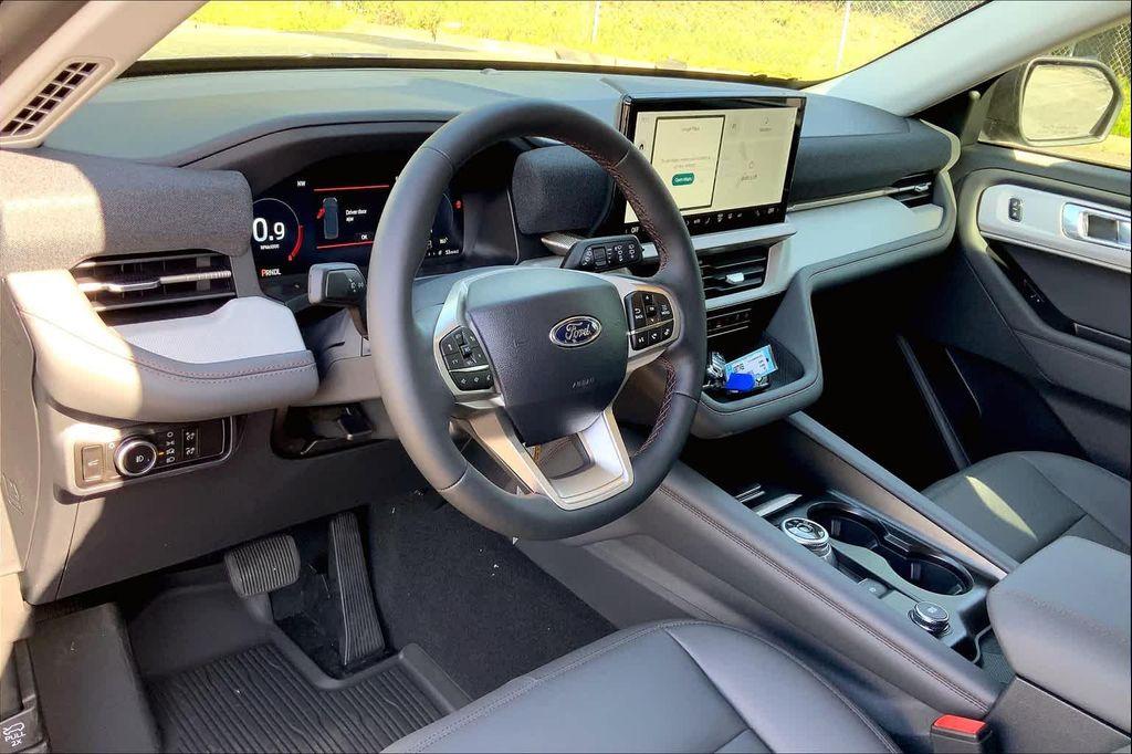 new 2025 Ford Explorer car, priced at $40,465