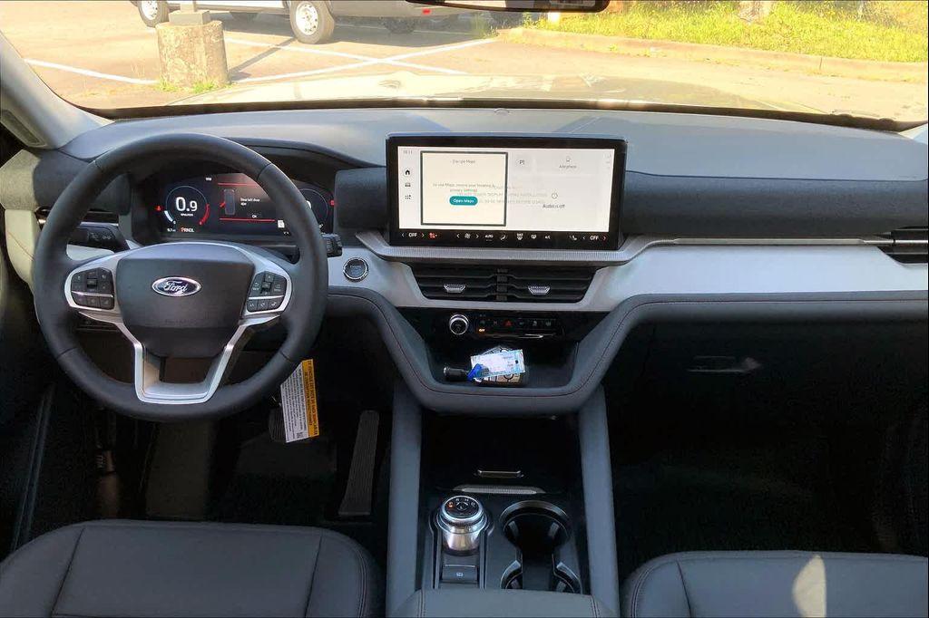 new 2025 Ford Explorer car, priced at $40,465