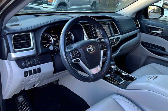 used 2019 Toyota Highlander car, priced at $28,999