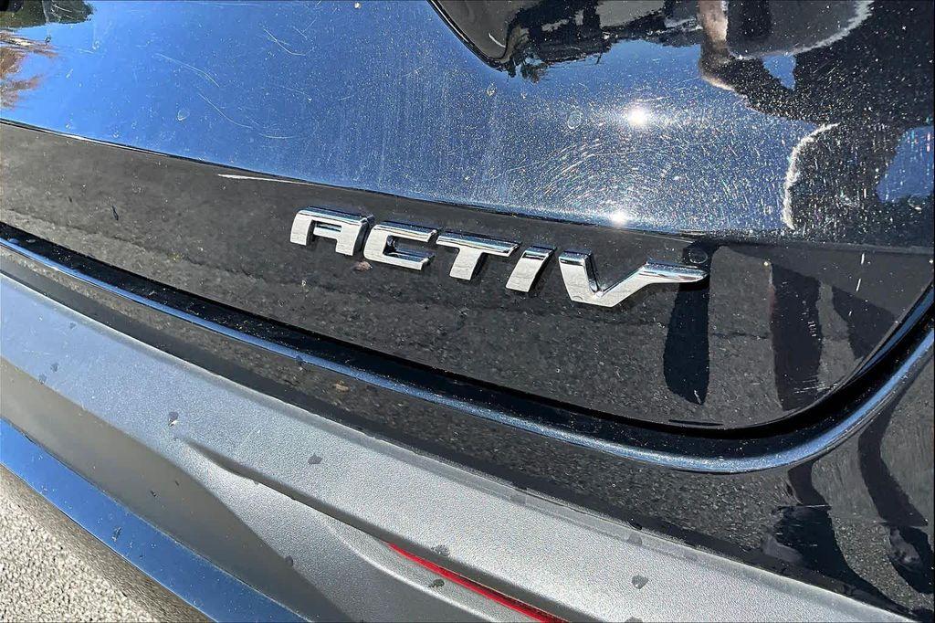 used 2024 Chevrolet Trax car, priced at $22,053