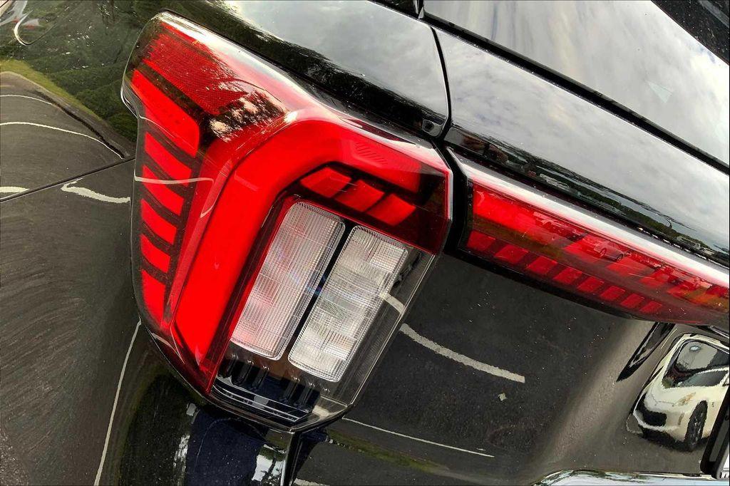 new 2025 Ford Explorer car, priced at $45,665