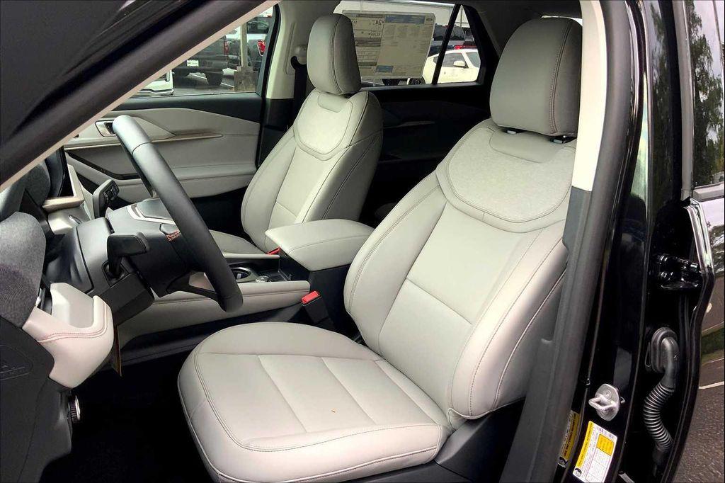 new 2025 Ford Explorer car, priced at $45,665
