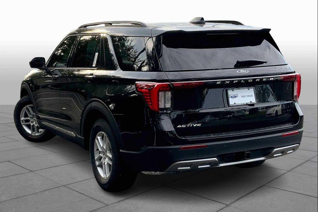 new 2025 Ford Explorer car, priced at $45,665