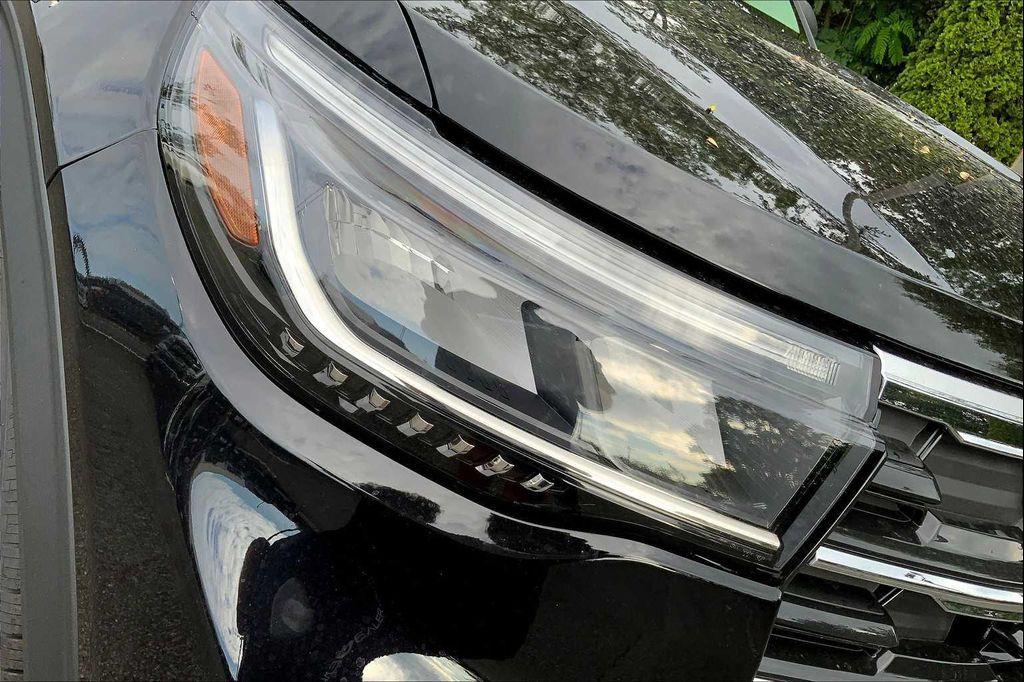 new 2025 Ford Explorer car, priced at $45,665