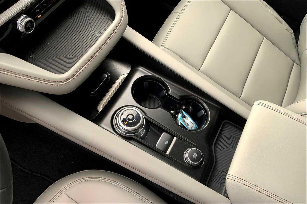 new 2025 Ford Explorer car, priced at $45,665