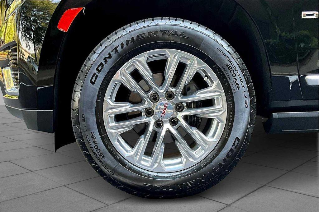 used 2022 GMC Yukon car, priced at $50,910