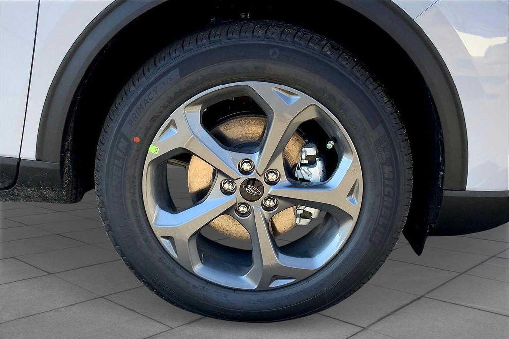 new 2025 Ford Escape car, priced at $33,900