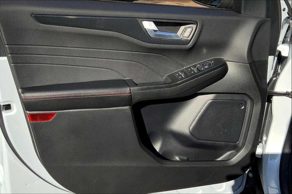new 2025 Ford Escape car, priced at $33,900