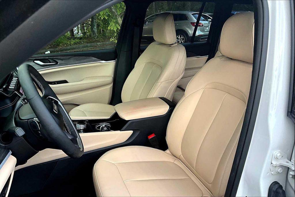 used 2024 Jeep Grand Cherokee car, priced at $36,700