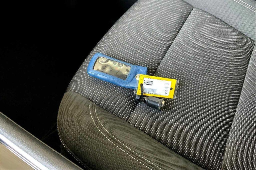 used 2024 Chevrolet Traverse car, priced at $36,113