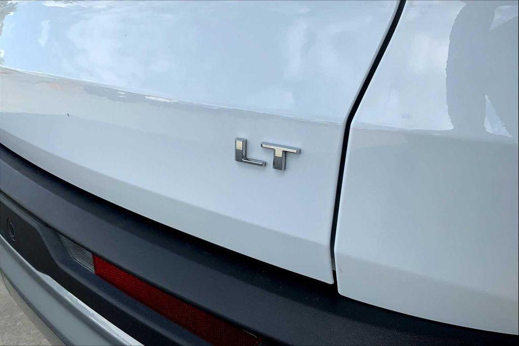 used 2024 Chevrolet Traverse car, priced at $36,113