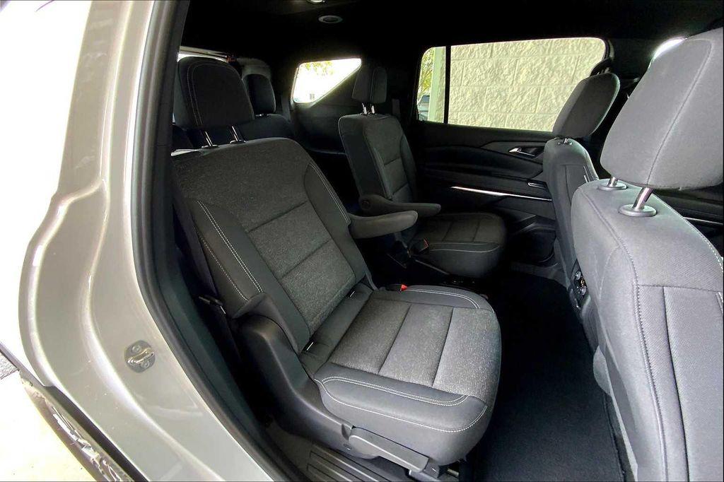 used 2024 Chevrolet Traverse car, priced at $36,113