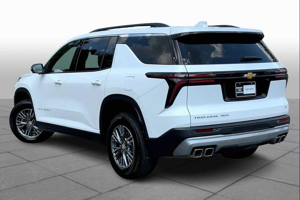 used 2024 Chevrolet Traverse car, priced at $36,113
