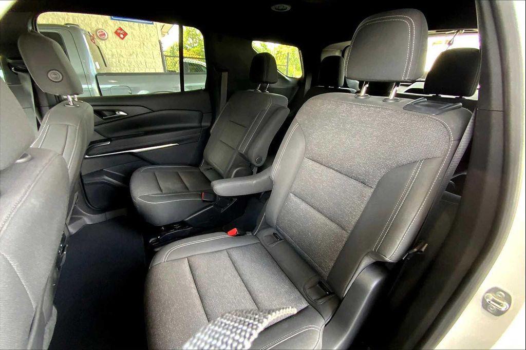 used 2024 Chevrolet Traverse car, priced at $36,113