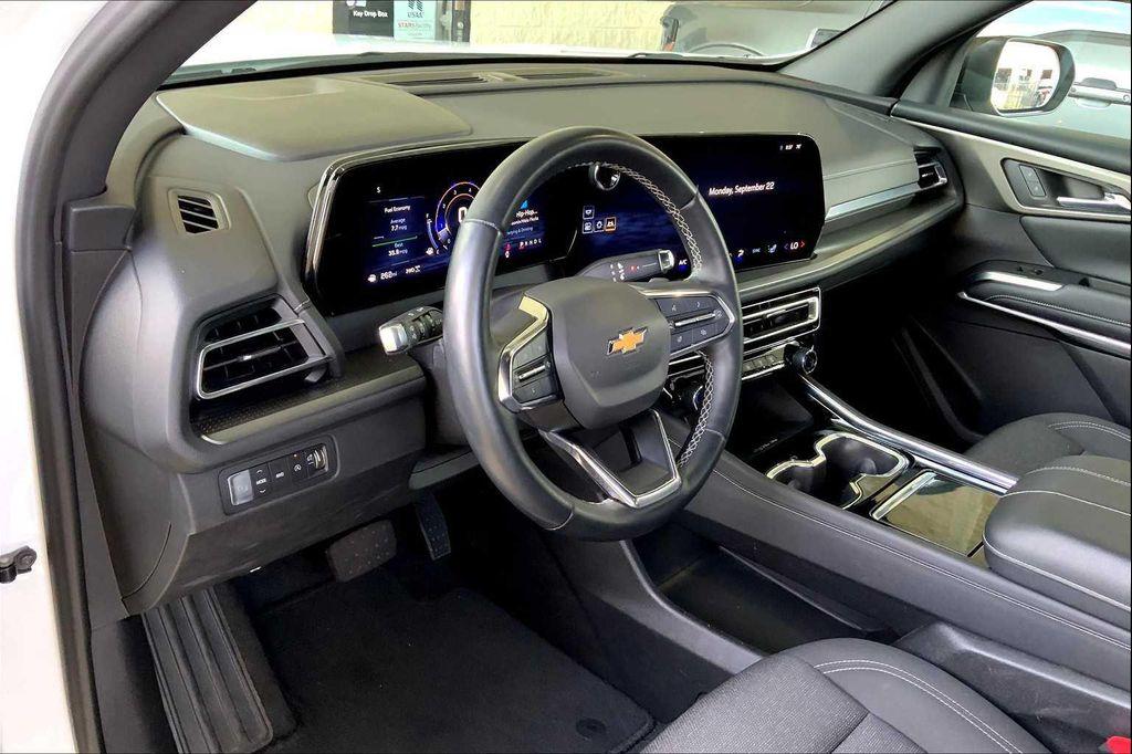 used 2024 Chevrolet Traverse car, priced at $36,113