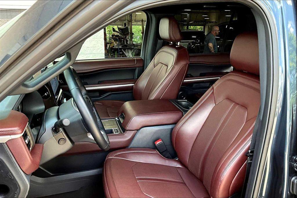 used 2024 Ford Expedition car, priced at $48,999
