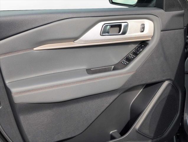 new 2025 Ford Explorer car, priced at $43,297